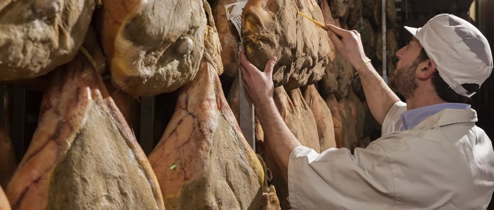 Prosciutti e cosce di suino genuini e naturali